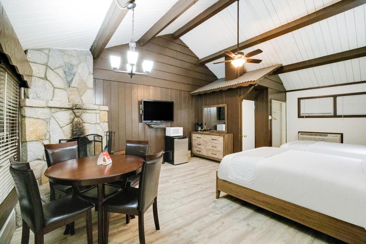 Arrowhead Tree Top Lodge Лейк-Арроугед Екстер'єр фото
